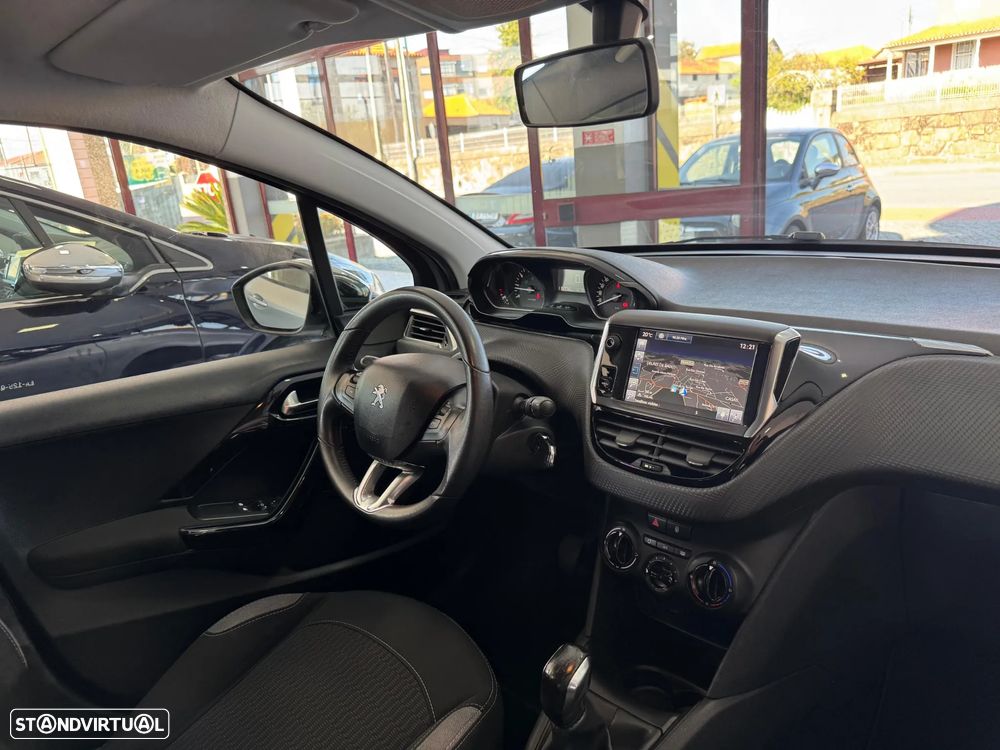 Peugeot 208 1.2 PureTech Style - 5