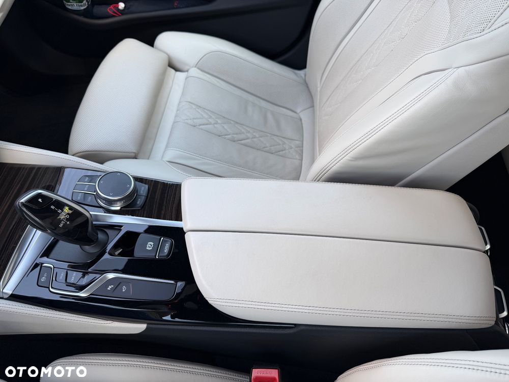 BMW Seria 5 530i xDrive M Sport sport - 23