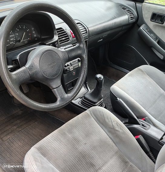 Mazda 323 F 1.6 GLX - 8