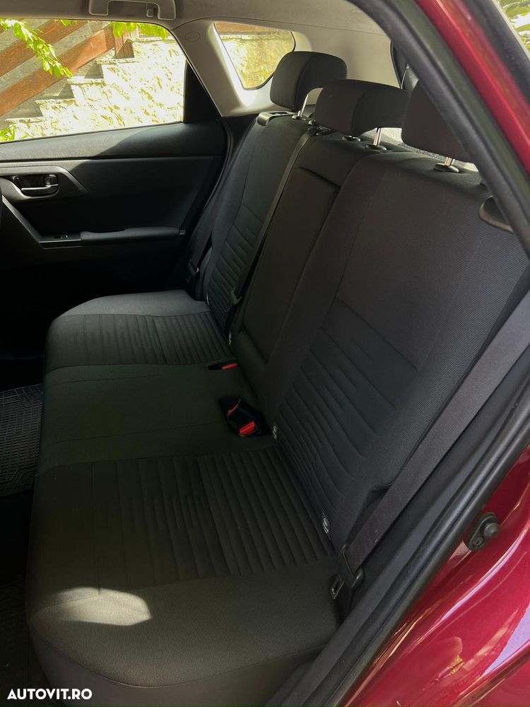 Toyota Auris 1.2 L Turbo Sol + - 12