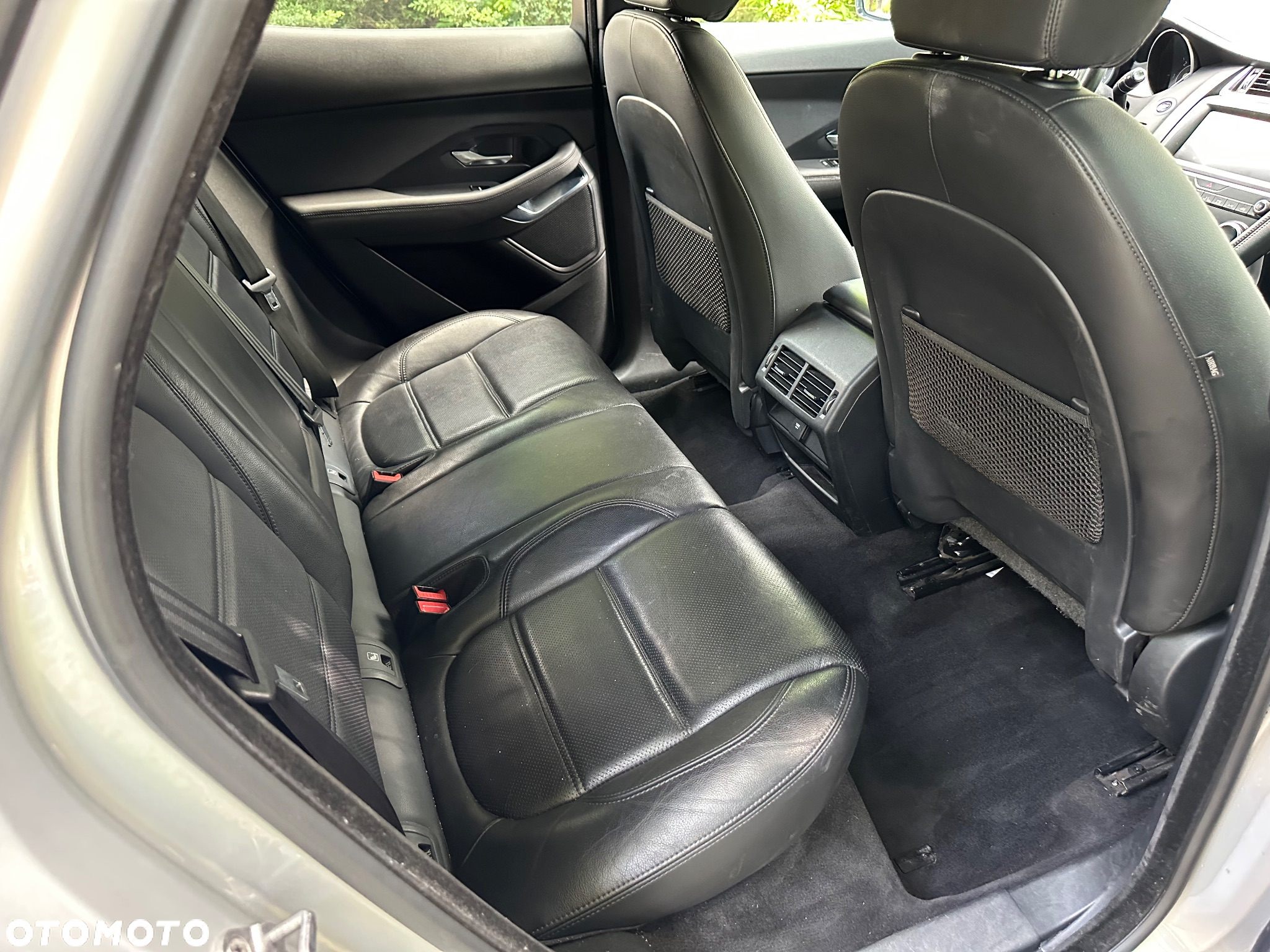 Jaguar E-Pace 2.0 i4D AWD R-Dynamic - 9