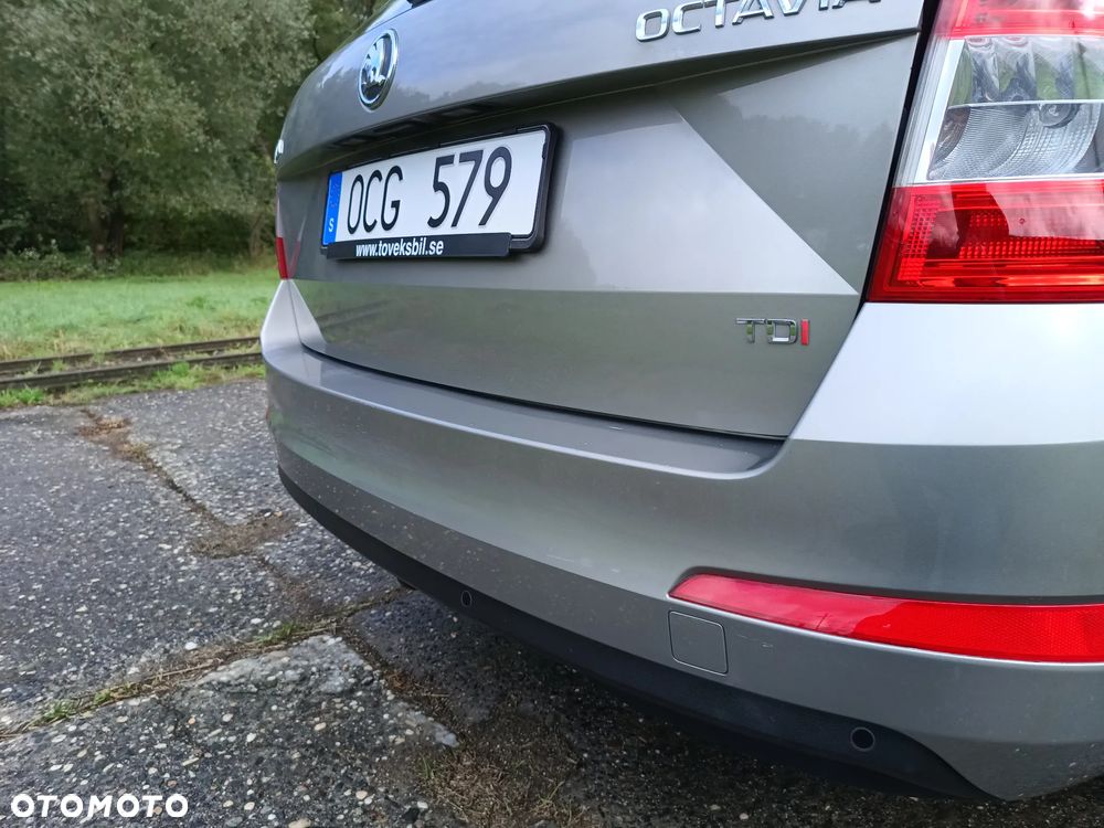 Skoda Octavia 2.0 TDI Elegance DSG - 20