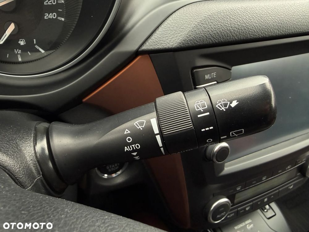 Toyota Avensis Touring Sports 1.8 Executive - 17