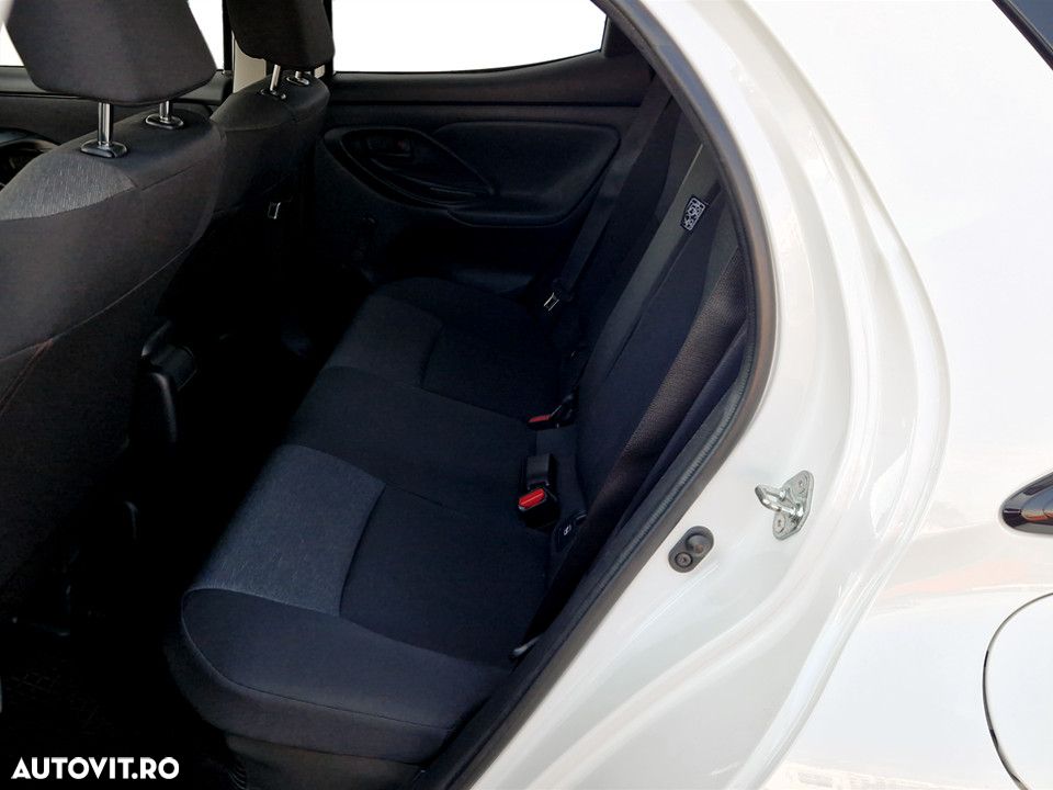 Toyota Yaris - 15