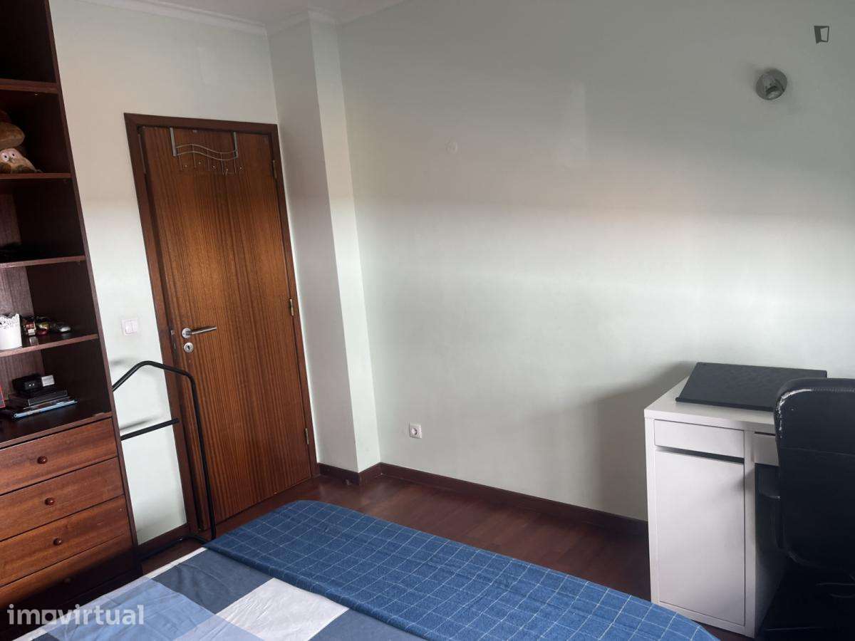 Quarto - localizado em Benfica Lisbon - Grande imagem: 5/41
