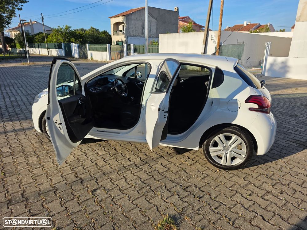 Peugeot 208 82 PureTech Style - 4