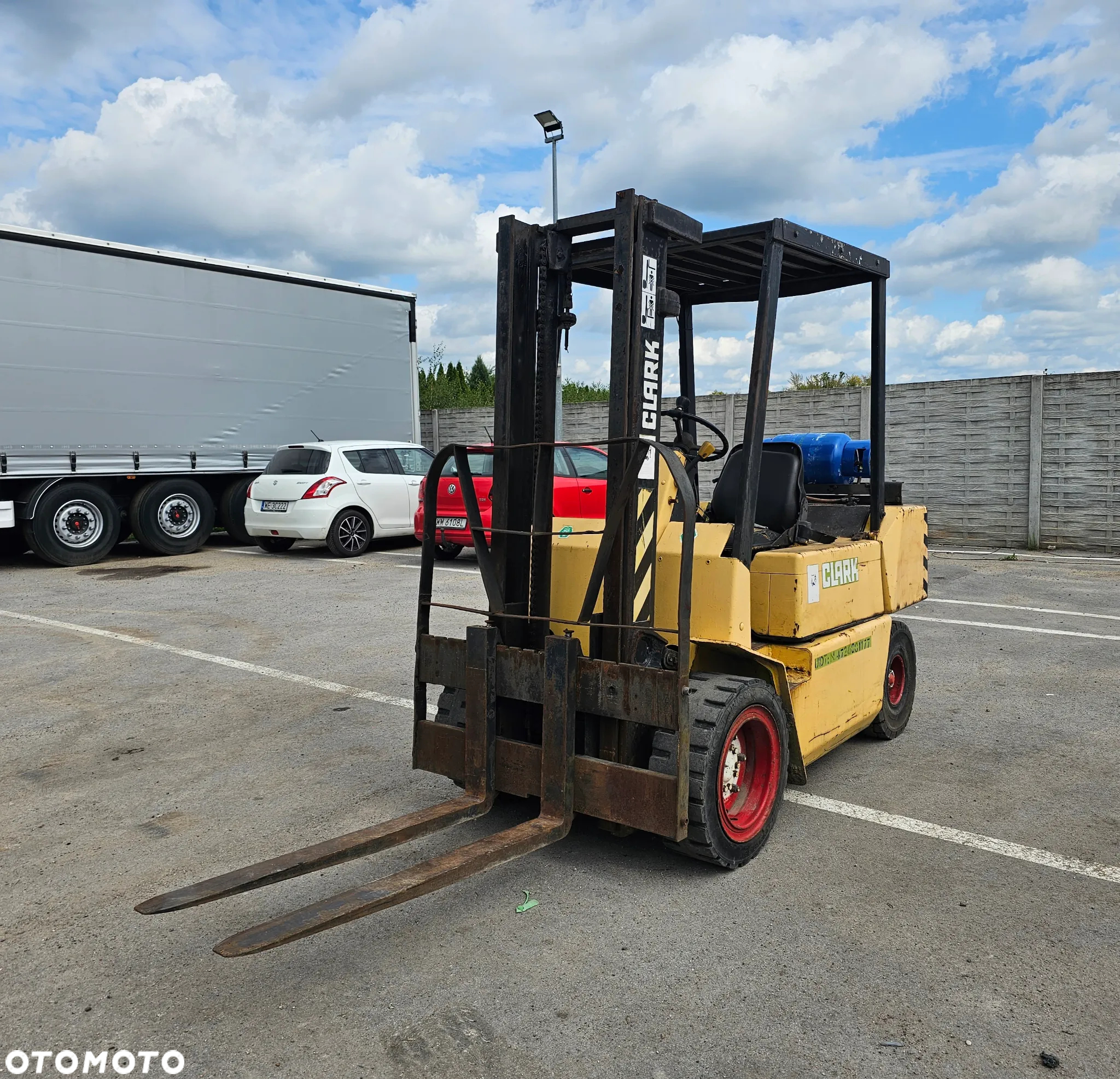 Clark GPM 30 / LPG / UDŻWIG 3000KG / MASZT 3.27M - 7