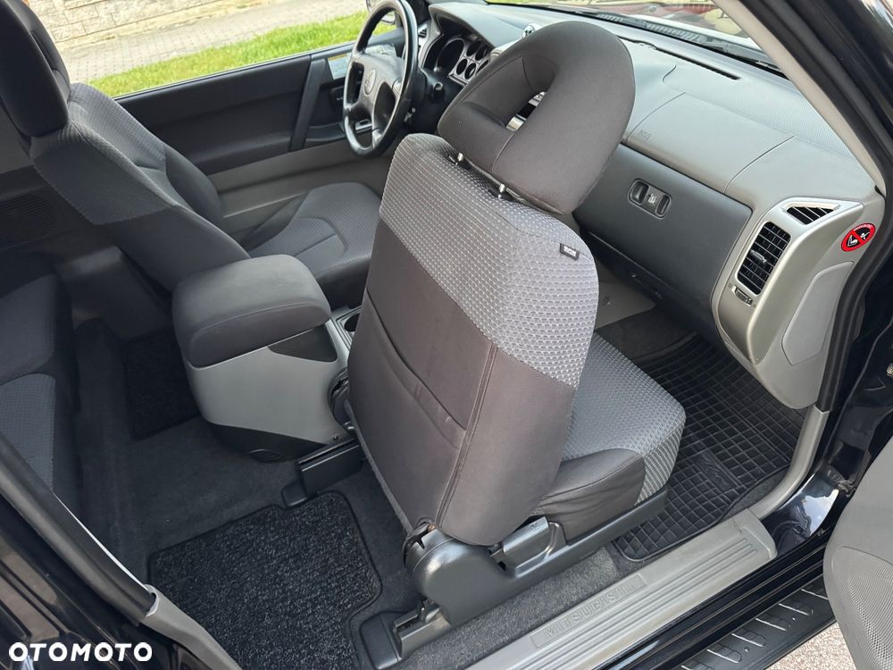 Mitsubishi Pajero 3.2 DI-D Automatik Liberty - 31