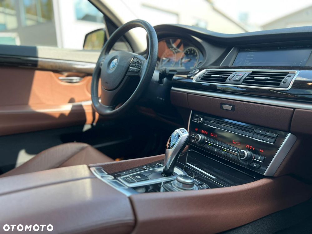 BMW 5GT 535i xDrive - 16