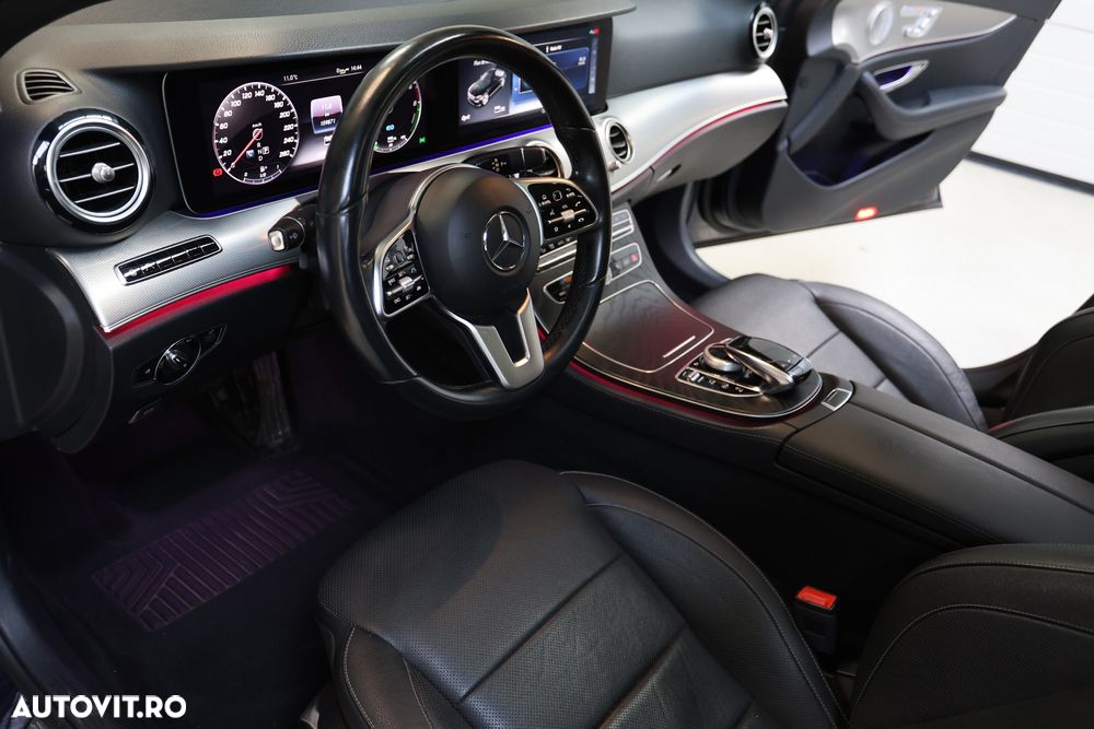 Mercedes-Benz E 300 de 4Matic 9G-TRONIC AMG Line - 25