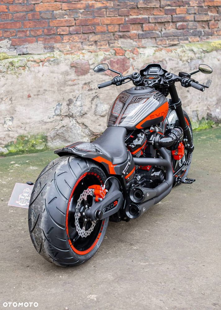 Harley-Davidson Softail FXDR - 13