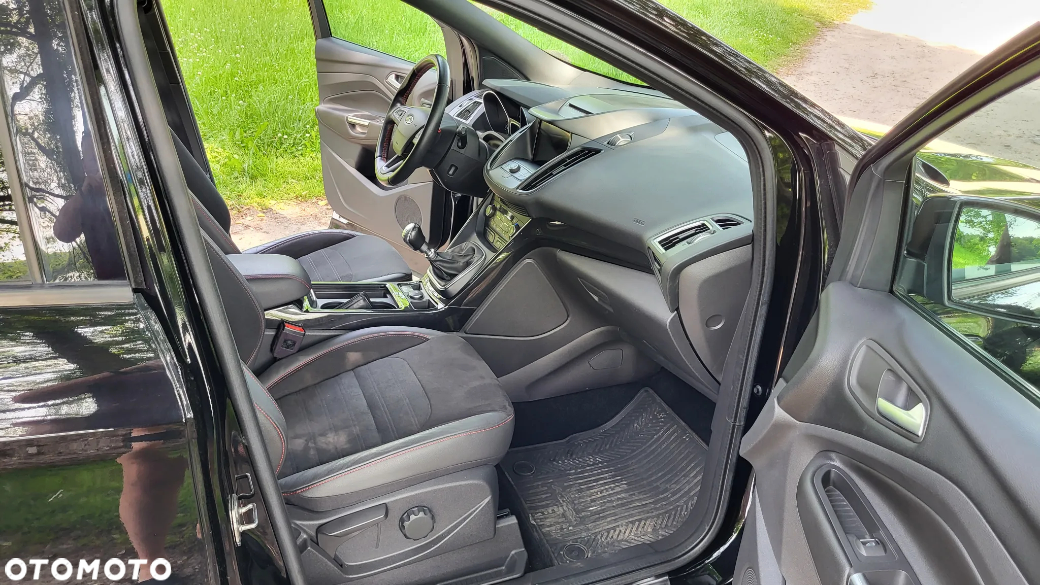 Ford Kuga 1.5 EcoBoost 2x4 ST-Line - 22