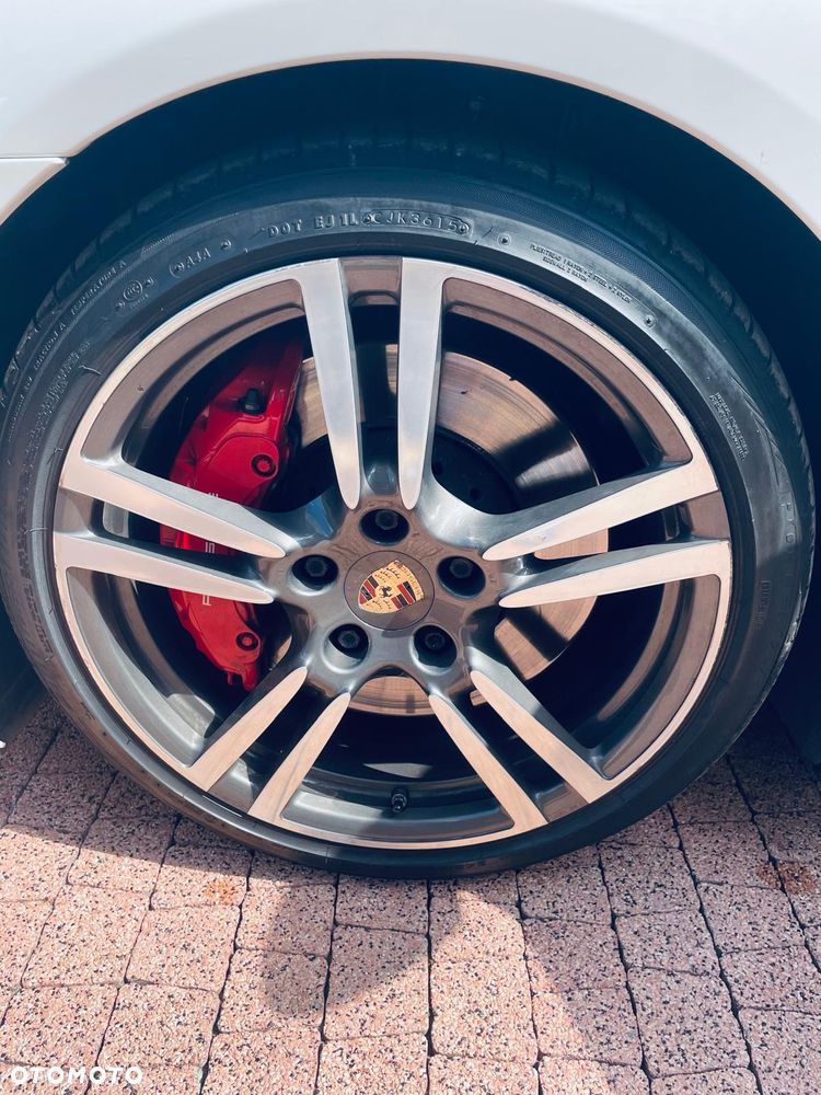 Porsche Panamera GTS PDK - 10