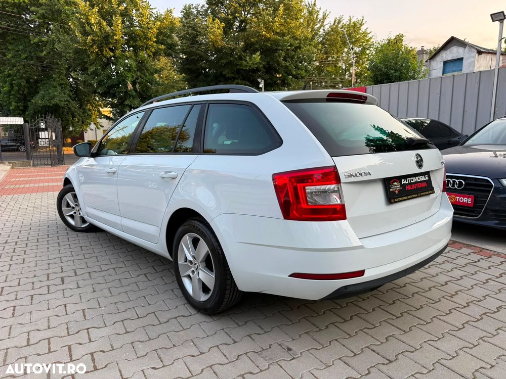 Skoda Octavia 1.6 TDI DSG Style - 4