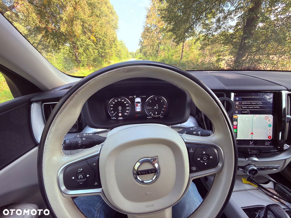 Volvo XC 60 B4 D AWD Momentum Pro - 4
