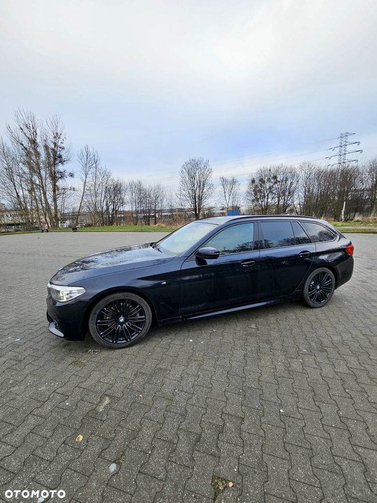 BMW Seria 5 520d M Sport - 9