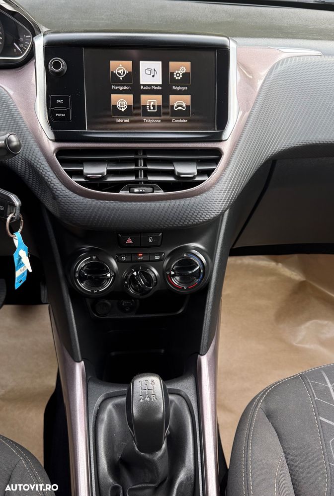 Peugeot 2008 e-HDi FAP 115 STOP & START Allure - 21