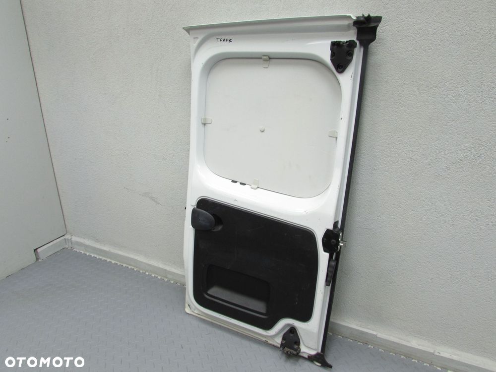 RENAULT TRAFIC III 13- DRZWI TYL PRAWE SKRZYDELKA - 8