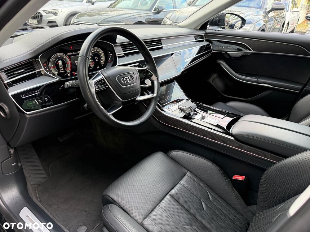 Audi A8 - 30