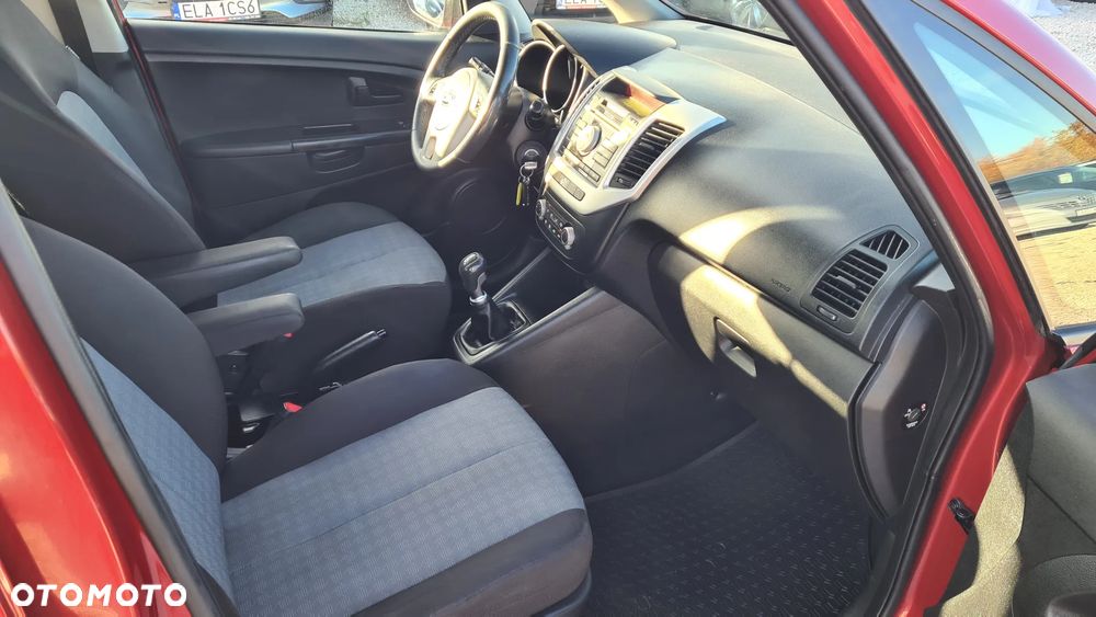 Kia Venga - 28