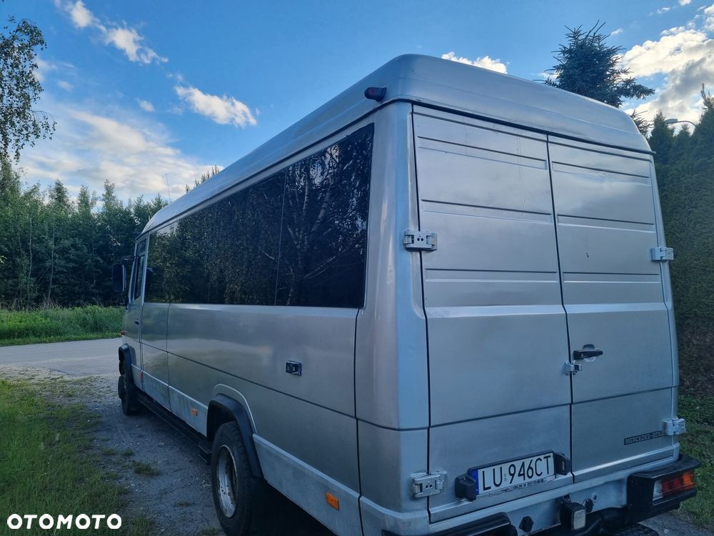 Mercedes-Benz 818D - 3
