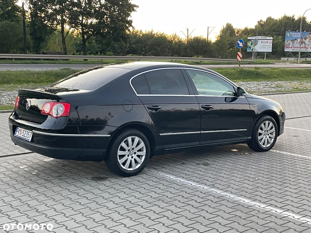 Volkswagen Passat 1.6 TDI Comfortline - 8