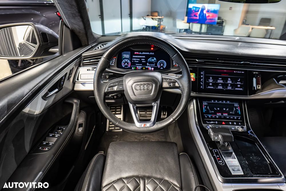 Audi Q8 - 9