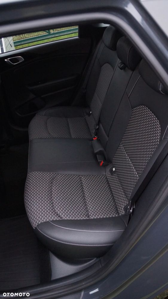 Kia Ceed 1.5 T-GDI Business Line DCT - 12