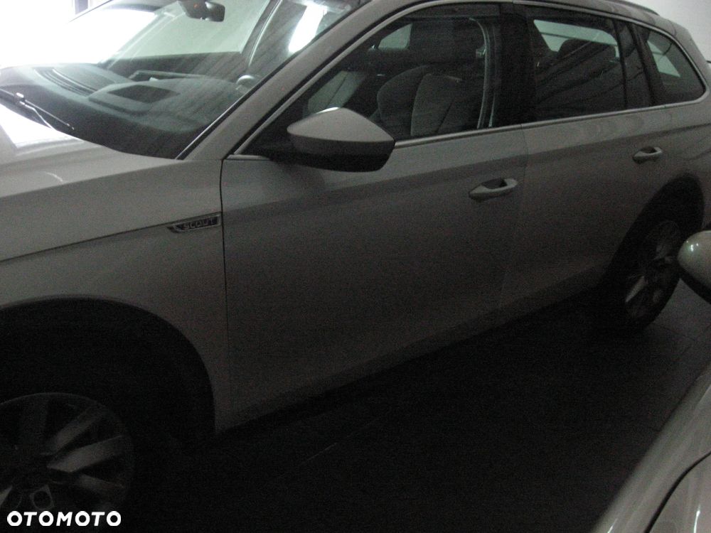 Skoda Octavia 2.0 TDI 4x4 Scout DSG - 37