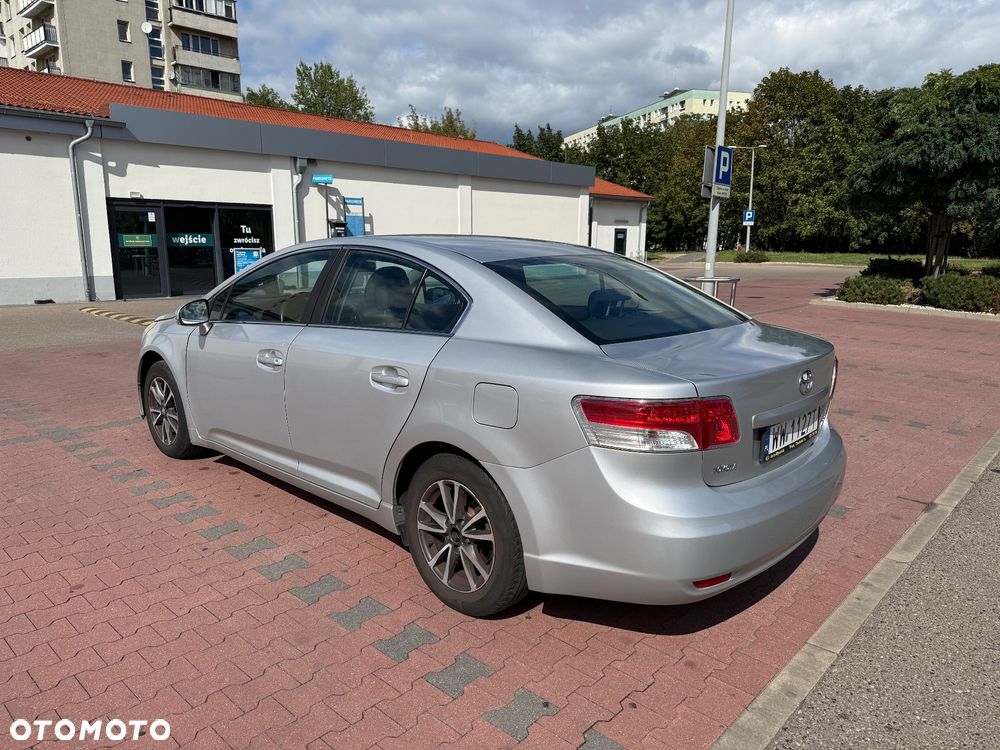 Toyota Avensis 1.6 Luna - 3