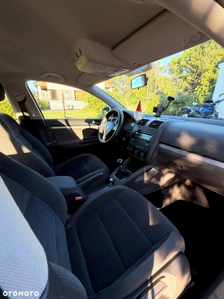 Volkswagen Golf - 10