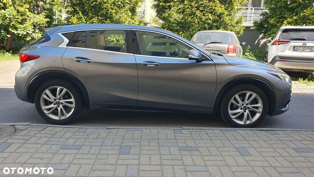 Infiniti Q30 1.5d DCT Business - 4