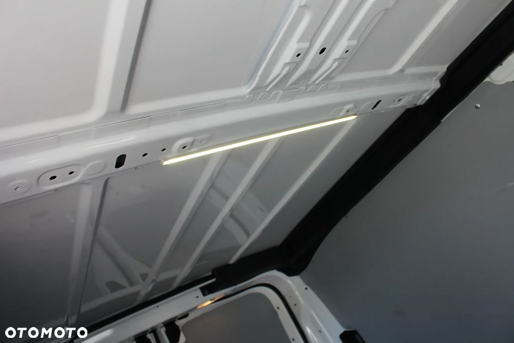 Opel Vivaro - 24
