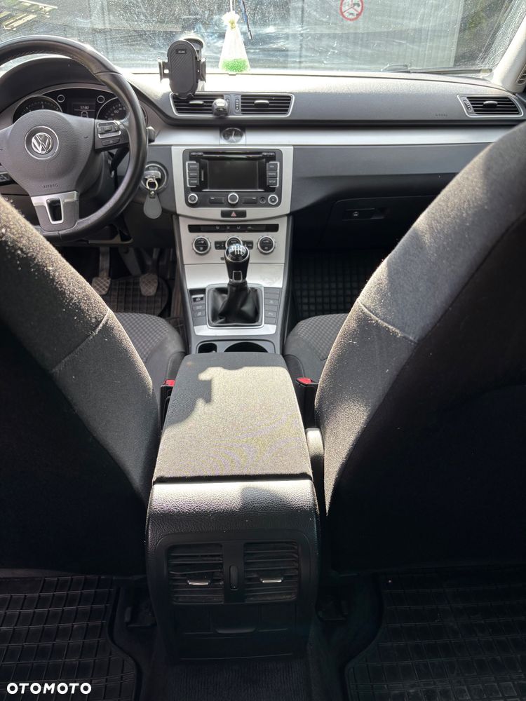 Volkswagen Passat 1.6 TDI BlueMotion - 27