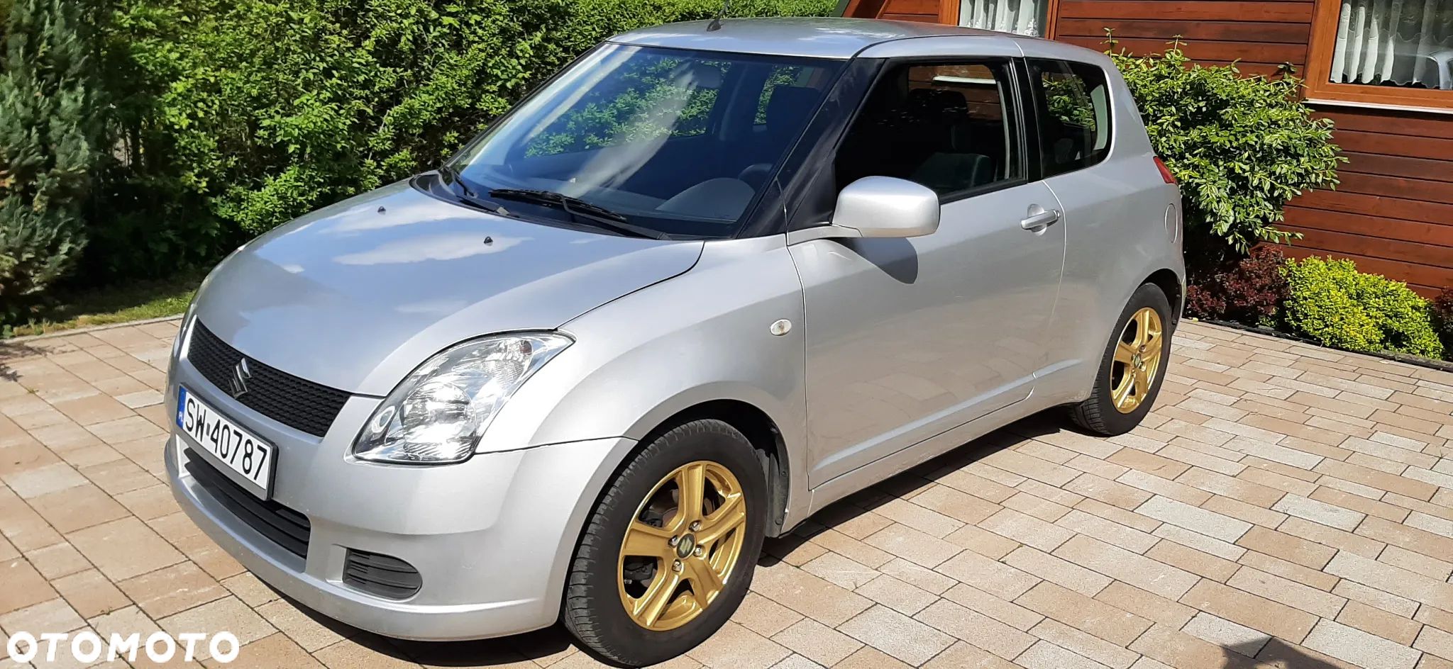 Suzuki Swift - 1