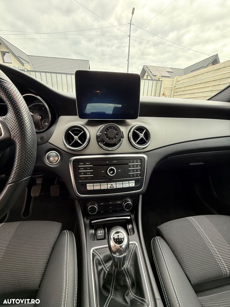 Mercedes-Benz CLA 200 AMG Line - 10