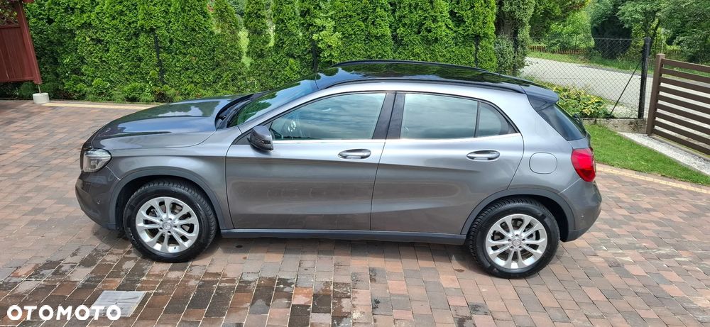 Mercedes-Benz GLA 180 Activity Edition - 9