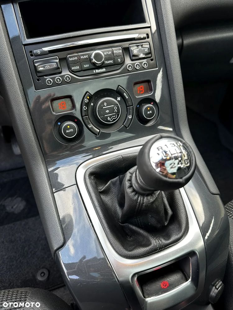 Peugeot 5008 HDI FAP 150 Allure - 19