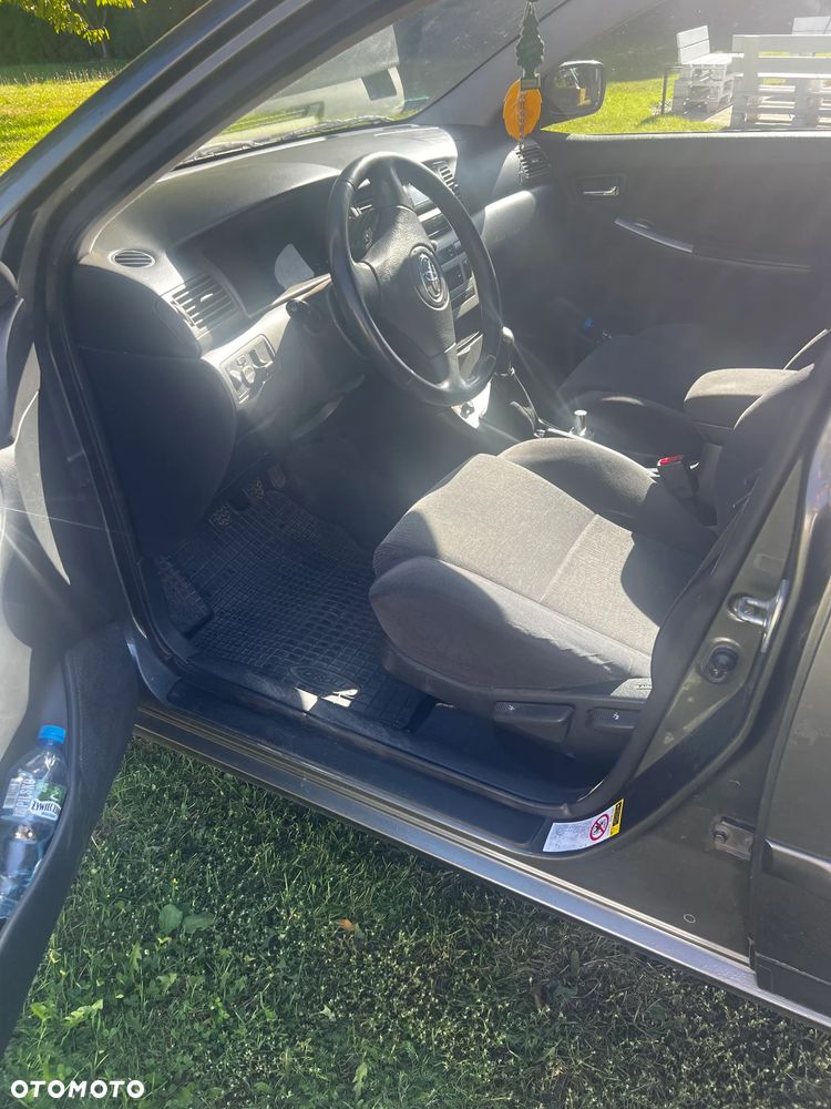 Toyota Corolla 1.6 VVT-i Base - 10