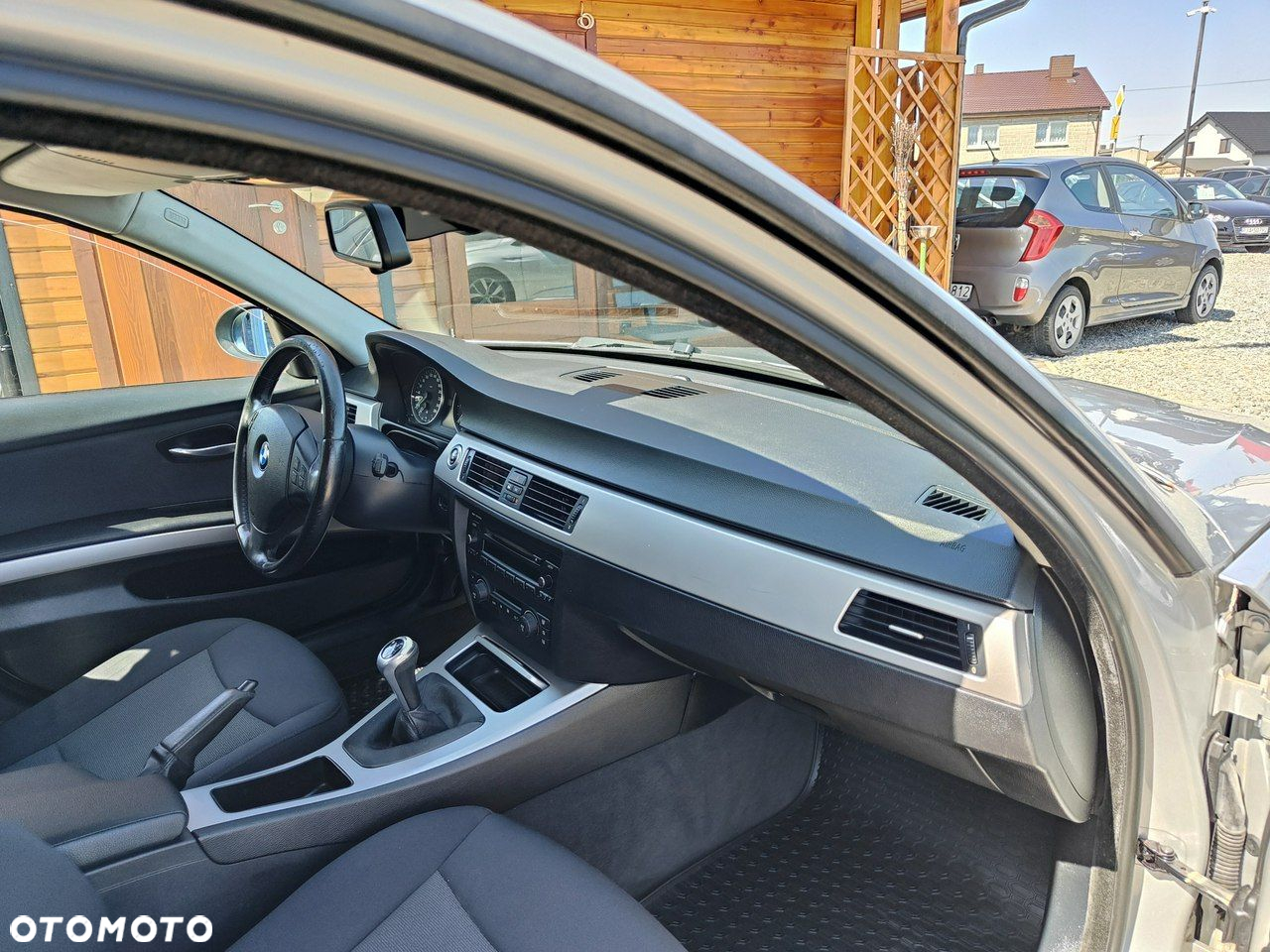 BMW Seria 3 318i - 18