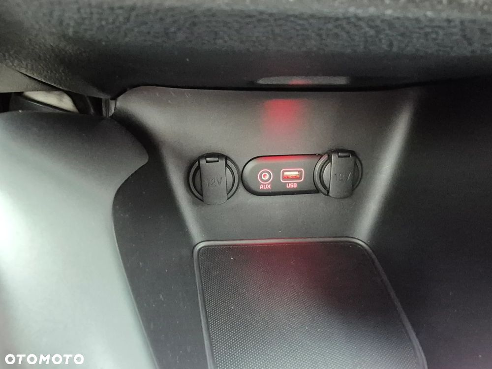 Kia Ceed 1.4 CVVT Dream Team Edition - 23
