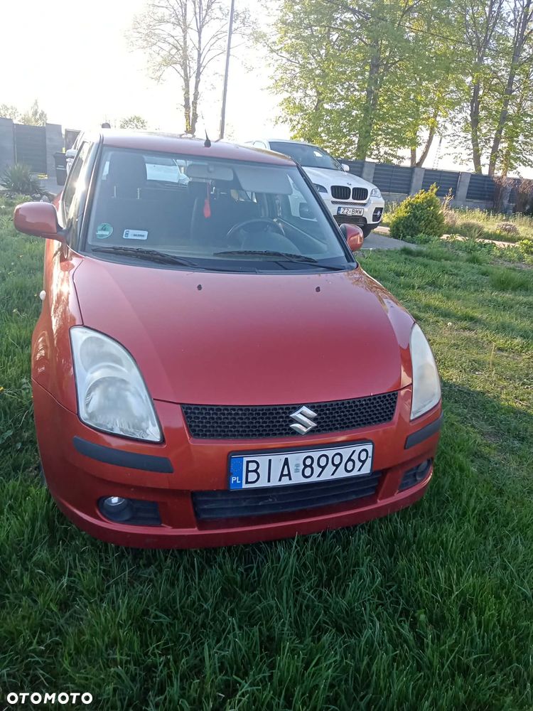 Suzuki Swift 1.3 Sakura - 1
