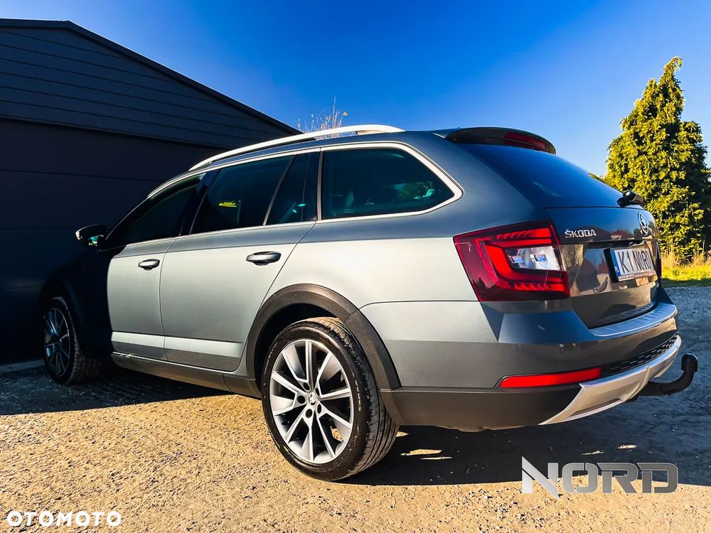 Skoda Octavia Combi 2.0 TDI 4x4 DSG Scout - 7