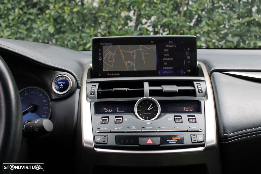 Lexus NX 300h Executive - 13