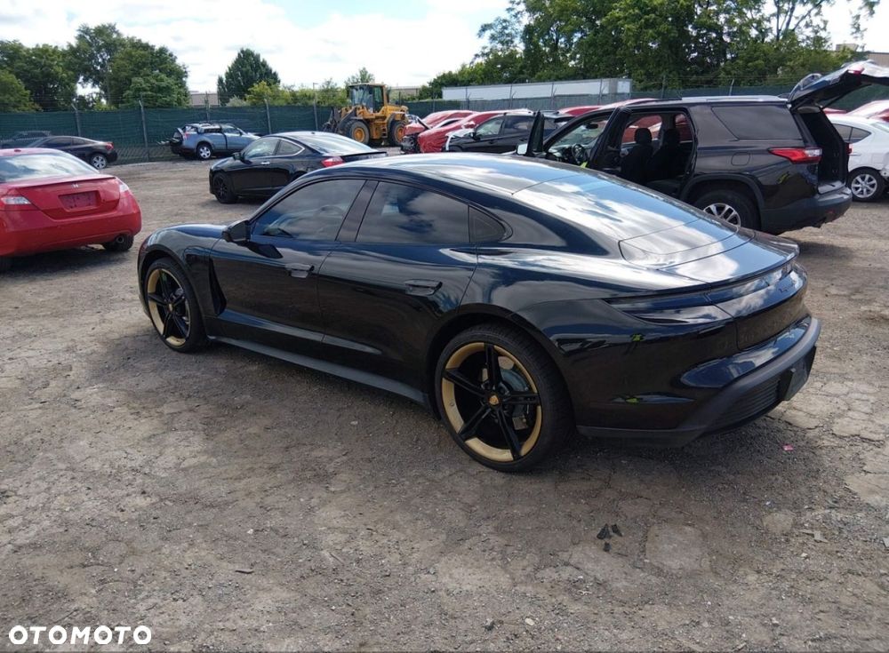 Porsche Taycan - 5