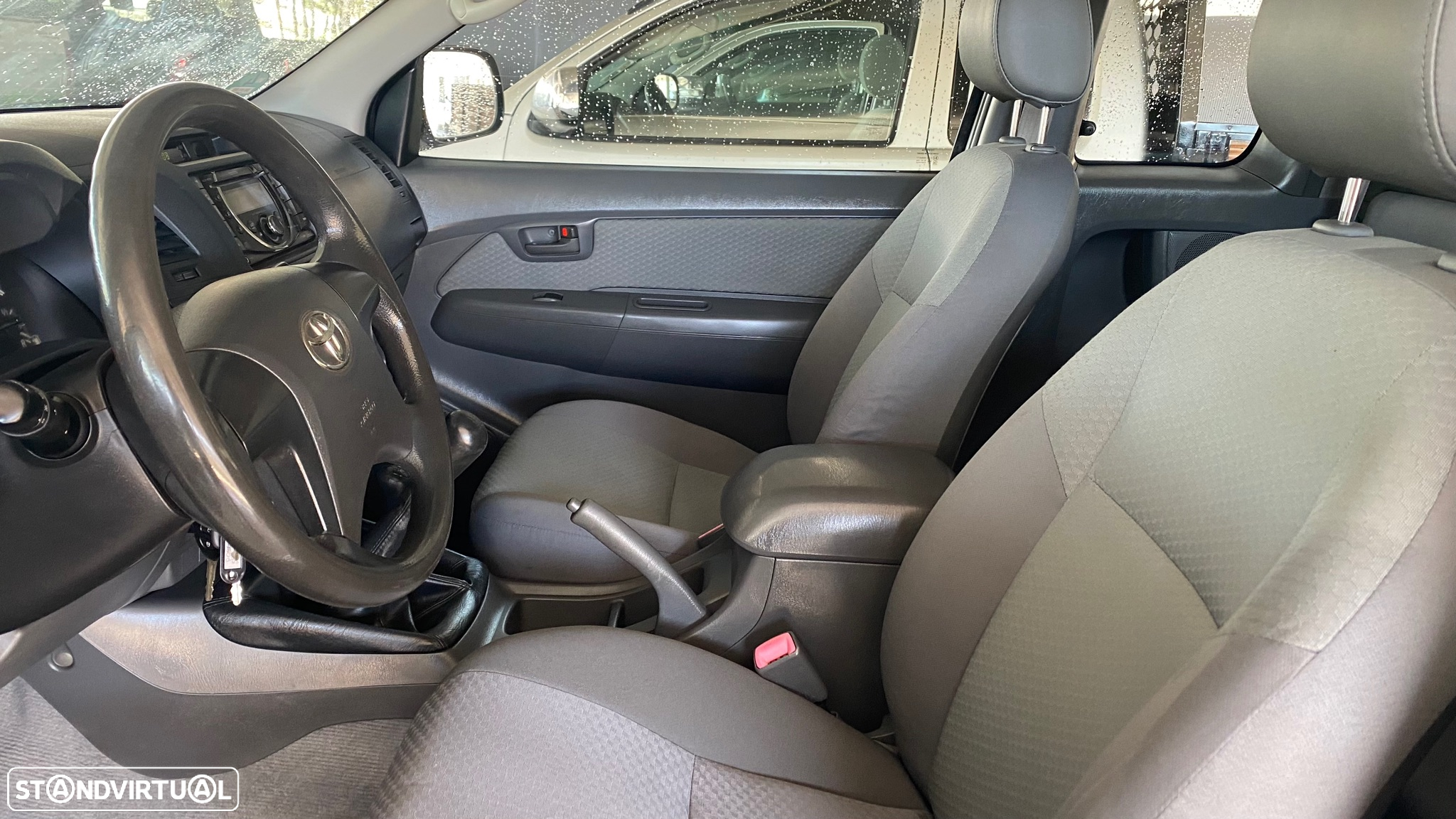 Toyota Hilux 2.5 D-4D 4WD CE AC+PM - 14