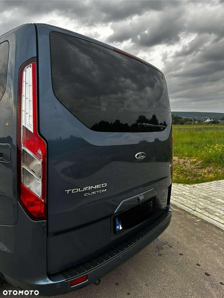Ford Tourneo Custom - 11