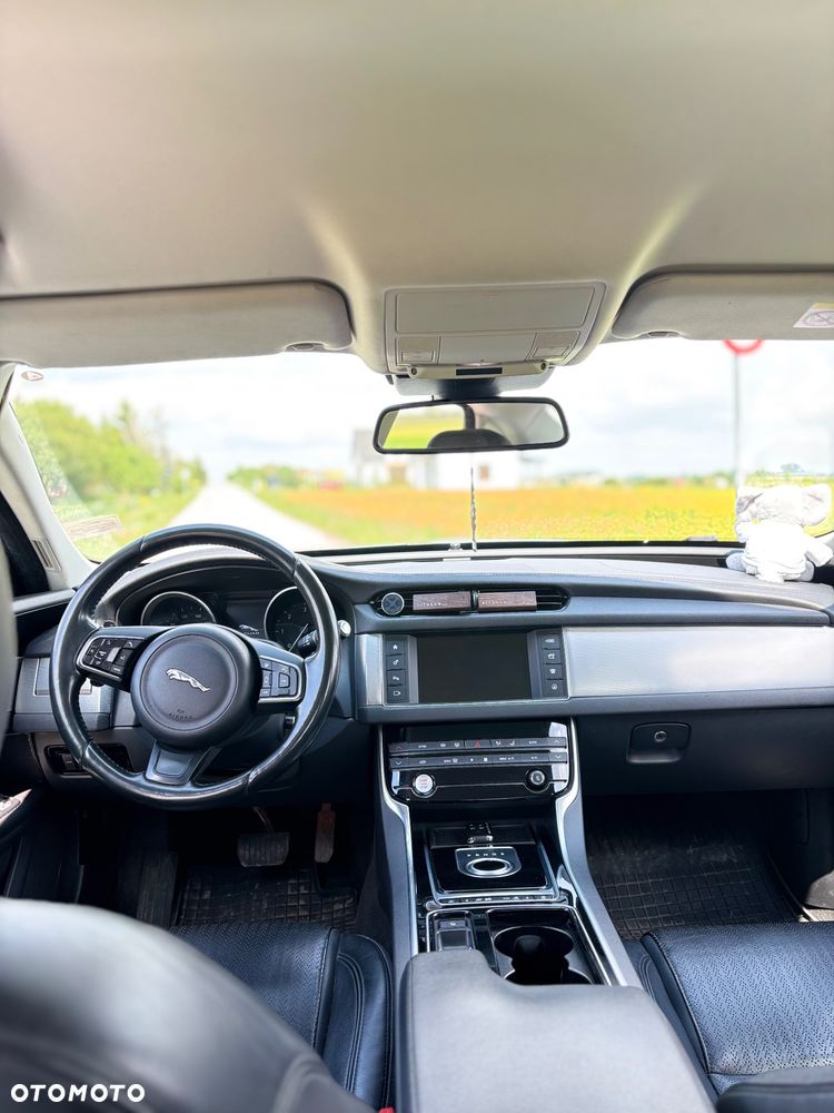 Jaguar XF 2.0 i4D Prestige - 8