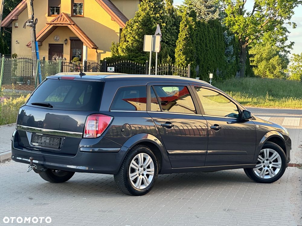 Opel Astra 1.6 Automatik Design Edition - 16