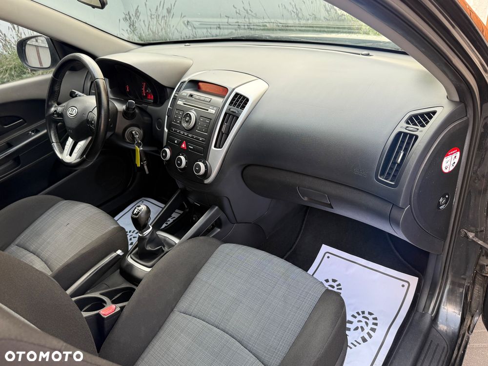 Kia Ceed Cee'd 1.4 Comfort - 32